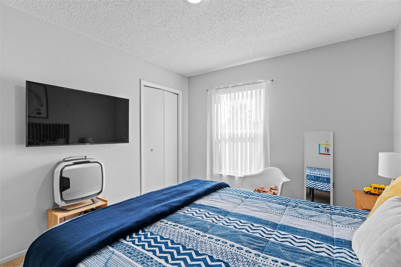 Image 24 of 39 For 128 Emeraldview Avenue