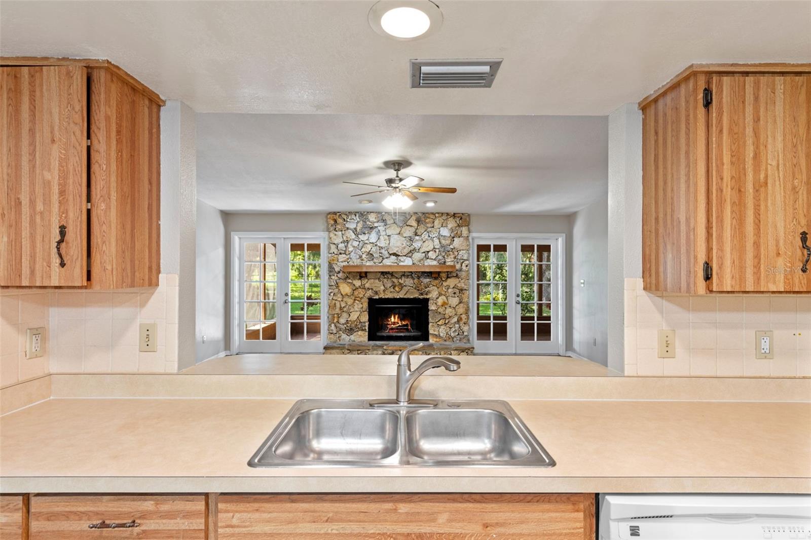 Image 10 of 22 For 525 Garden Heights Drive