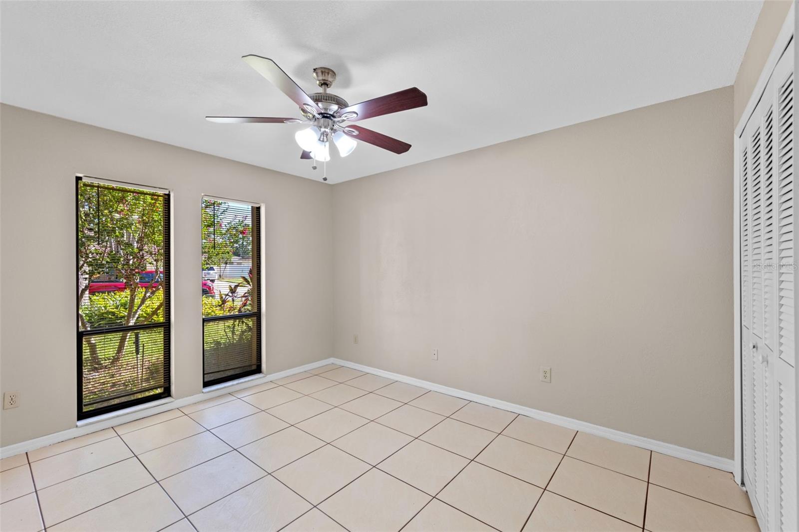 Image 13 of 22 For 525 Garden Heights Drive