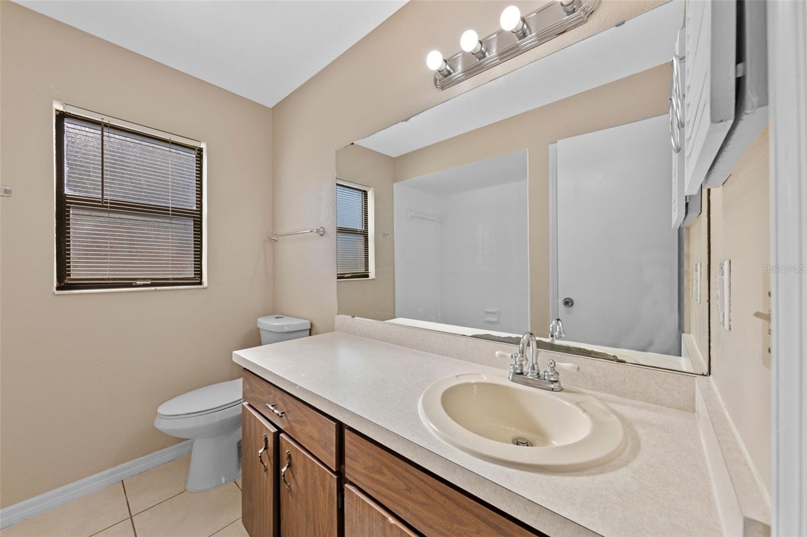 Image 16 of 22 For 525 Garden Heights Drive