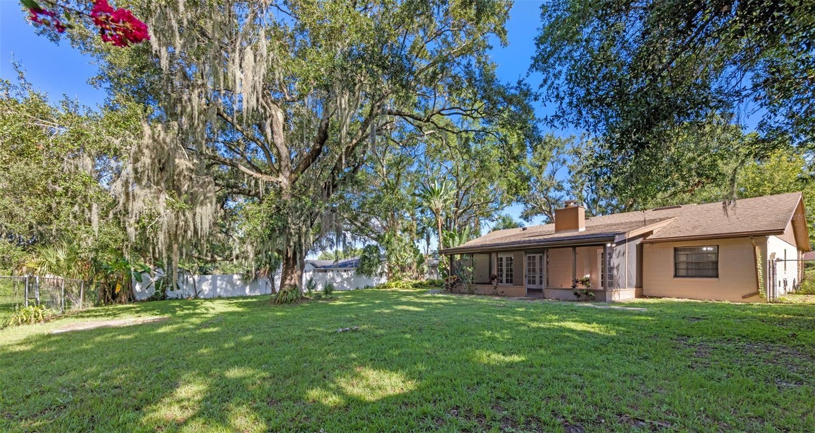 Image 4 of 22 For 525 Garden Heights Drive
