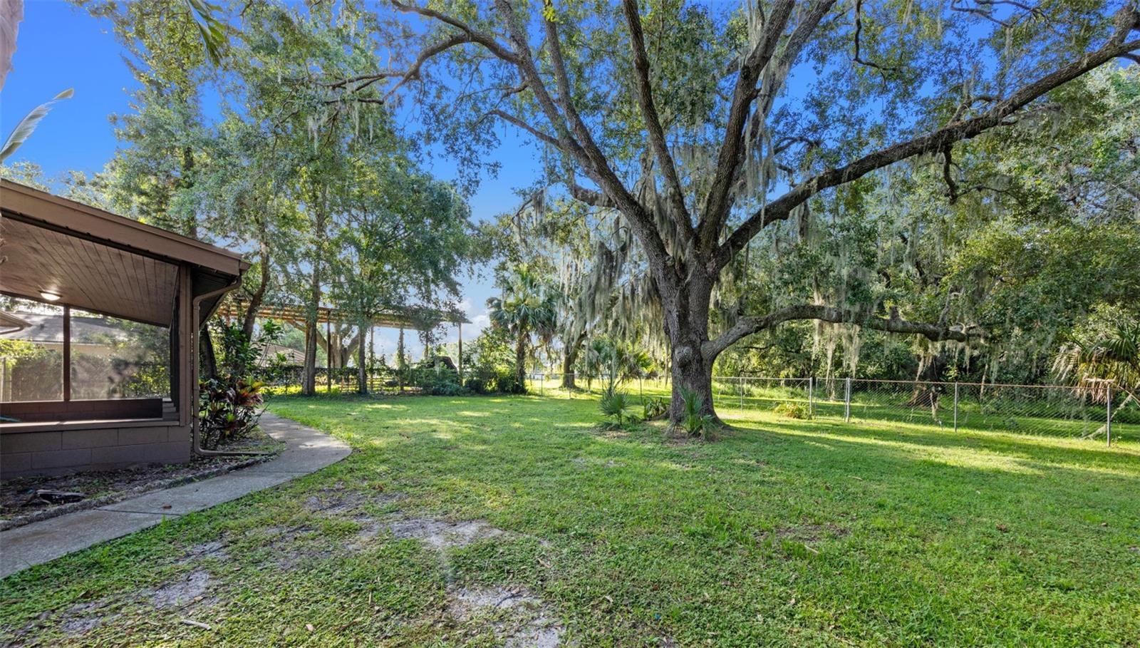 Image 5 of 22 For 525 Garden Heights Drive