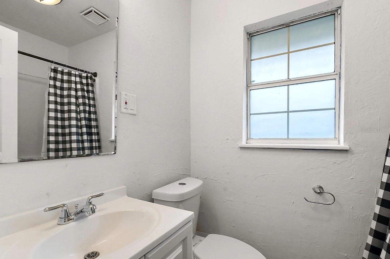 Image 17 of 23 For 1138 12th Street