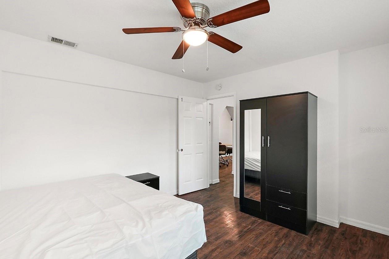 Image 22 of 23 For 1138 12th Street