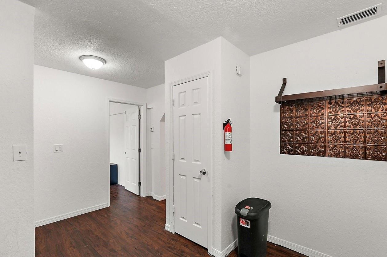 Image 7 of 23 For 1138 12th Street