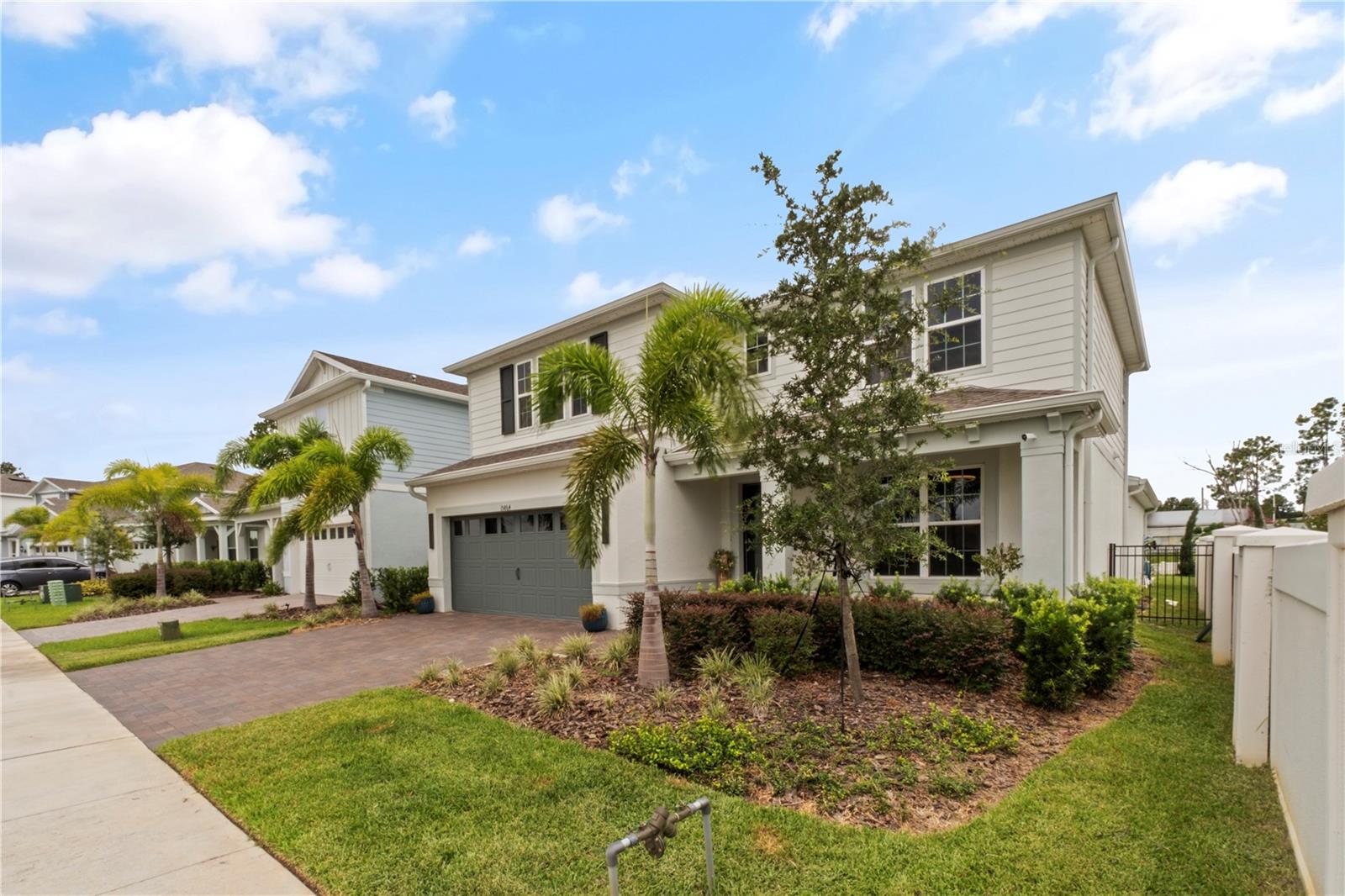 Image 3 of 40 For 15864 Winding Bluff Drive