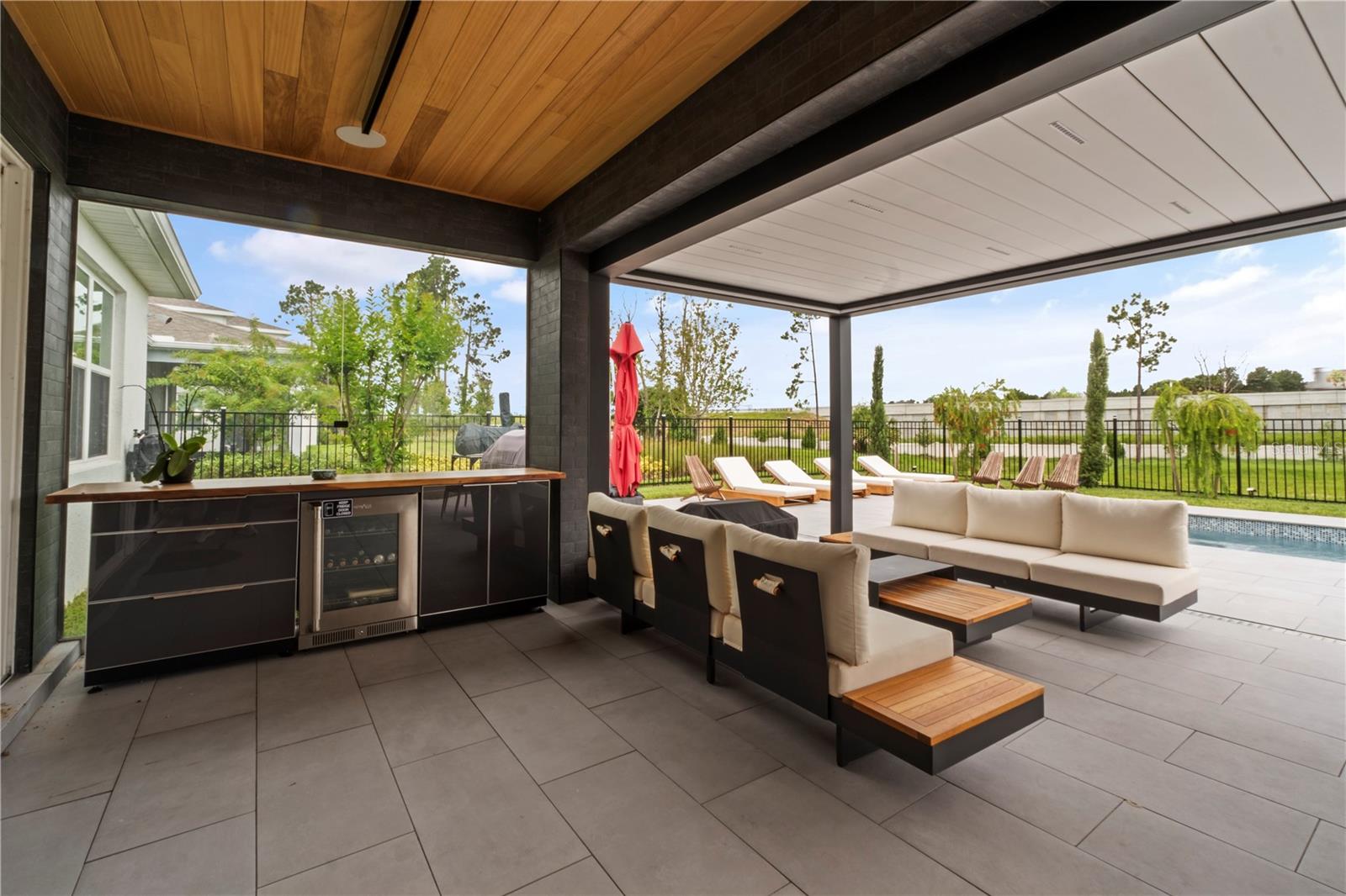 Image 35 of 40 For 15864 Winding Bluff Drive