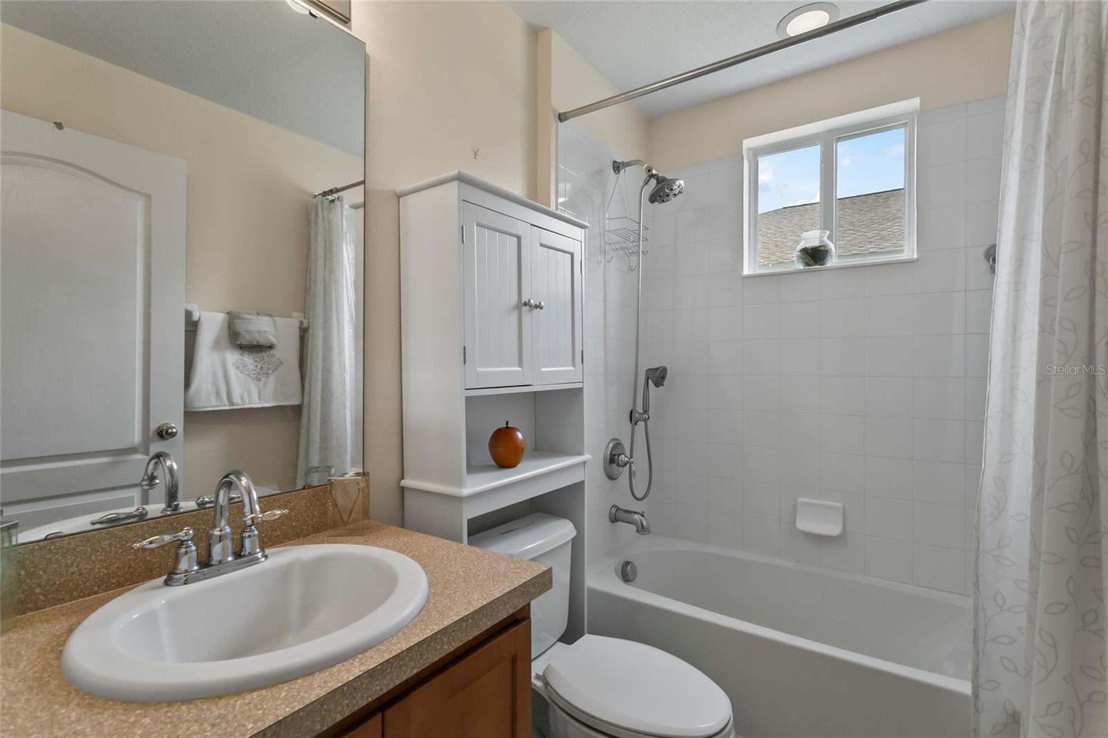 Image 11 of 34 For 913 Dorset Place