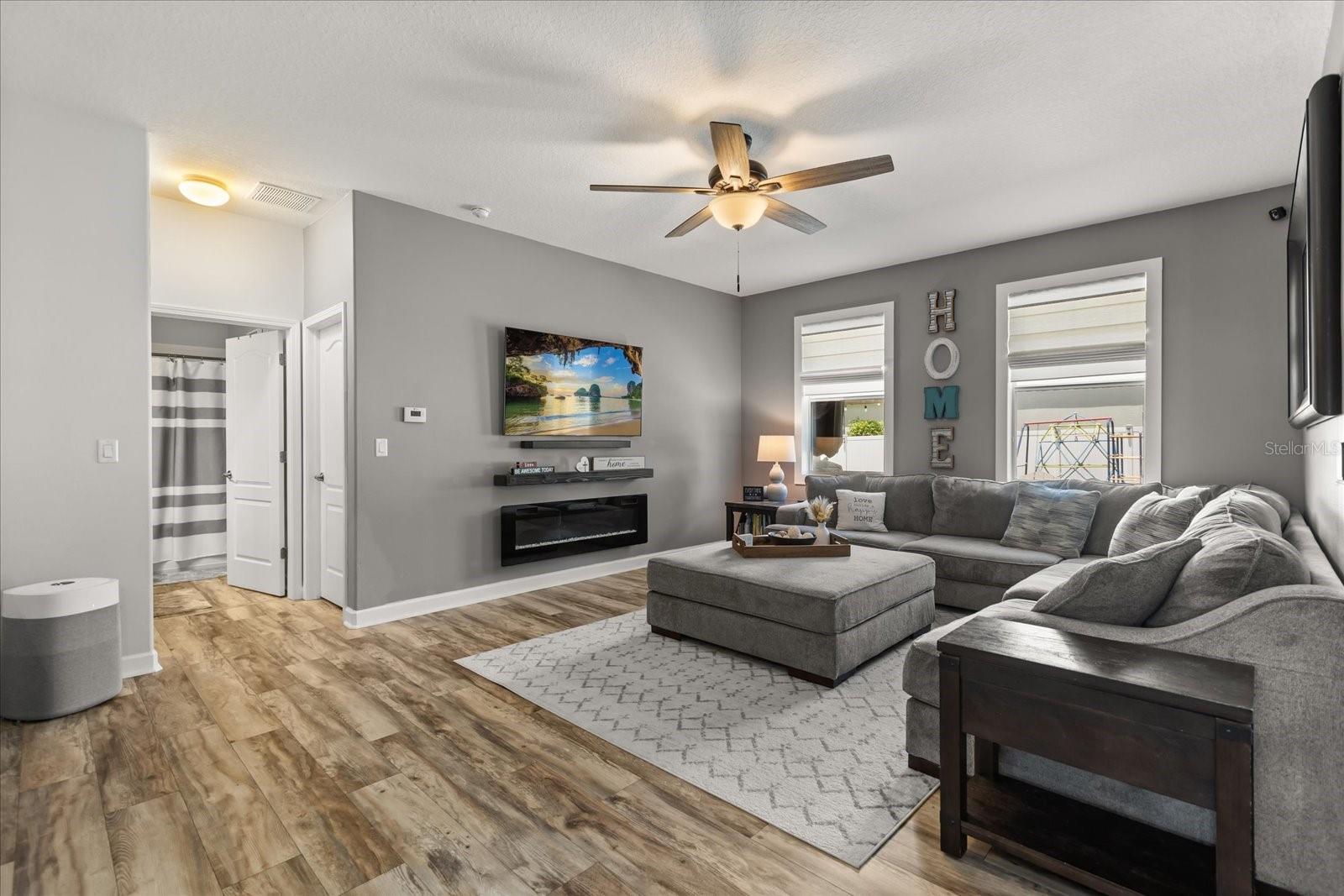 Image 16 of 53 For 4649 Coppola Drive