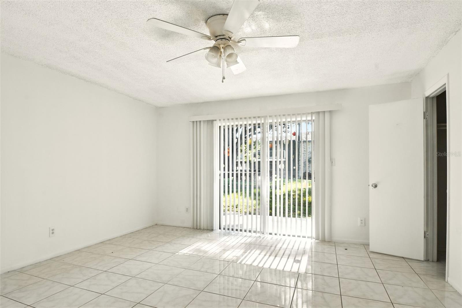 Image 12 of 32 For 3053 George Mason Avenue 7
