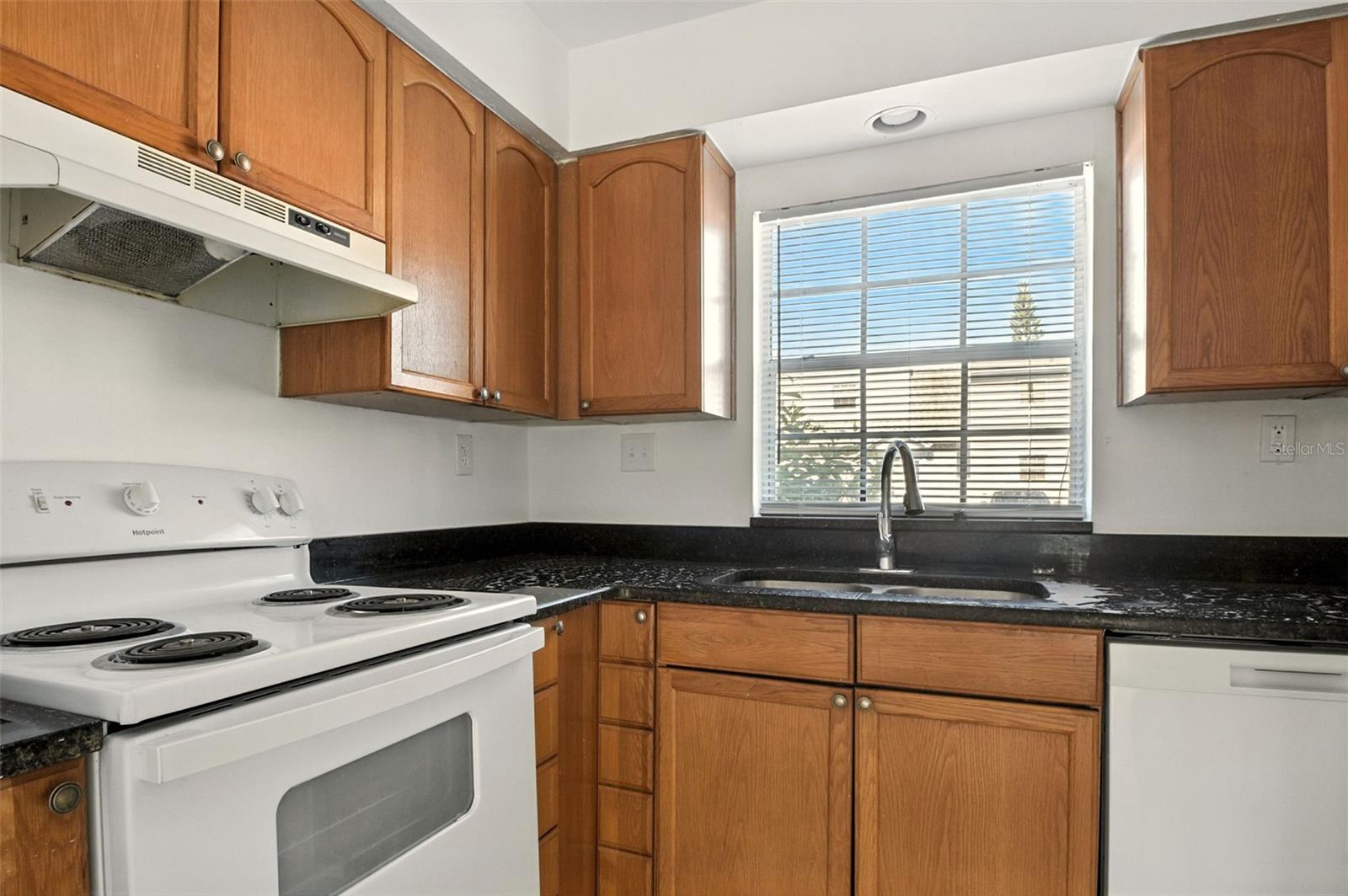 Image 15 of 32 For 3053 George Mason Avenue 7