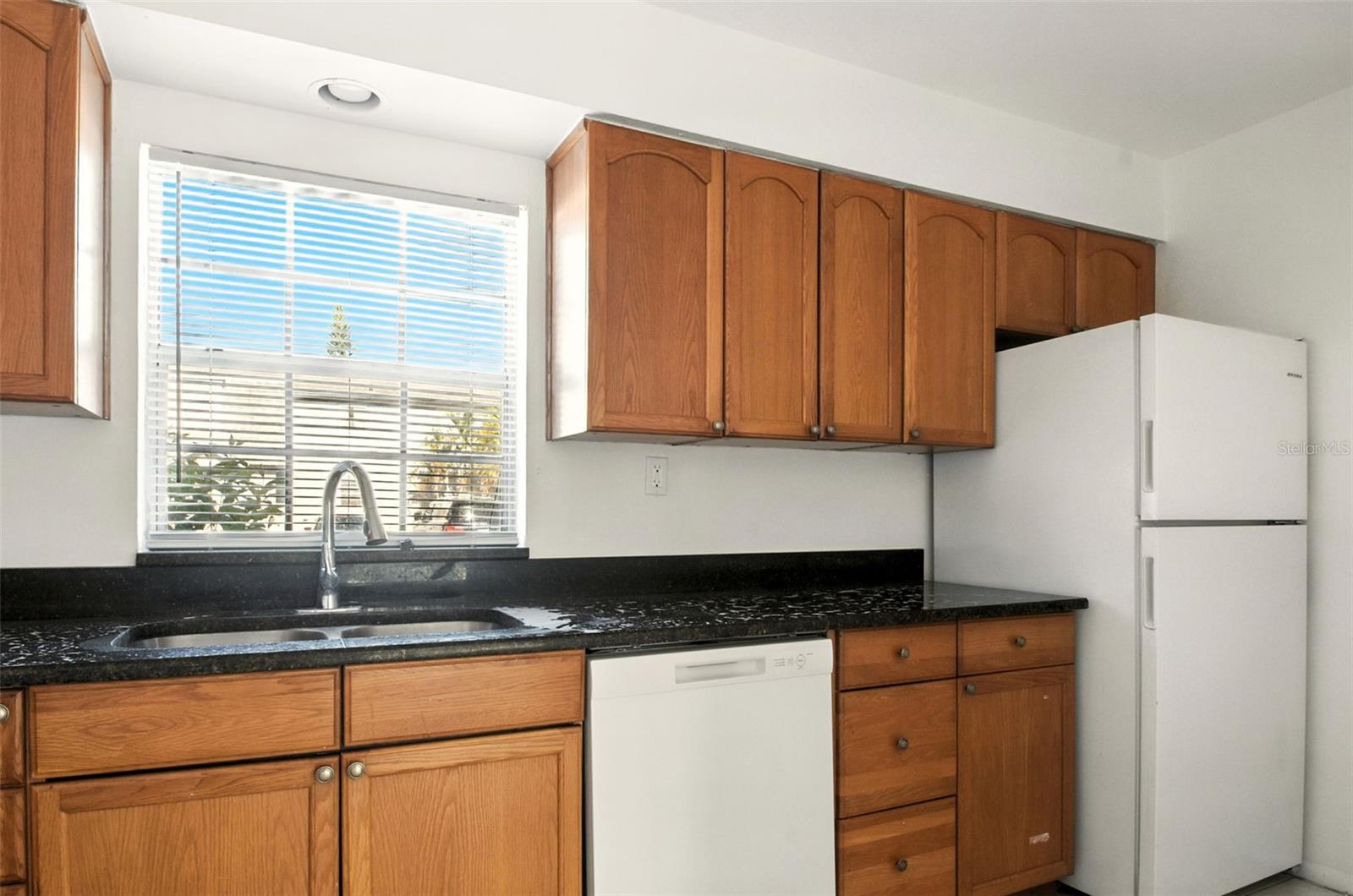 Image 16 of 32 For 3053 George Mason Avenue 7