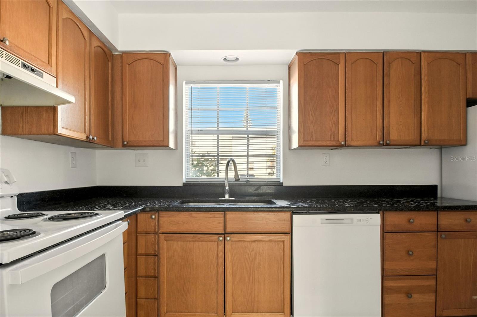 Image 5 of 32 For 3053 George Mason Avenue 7