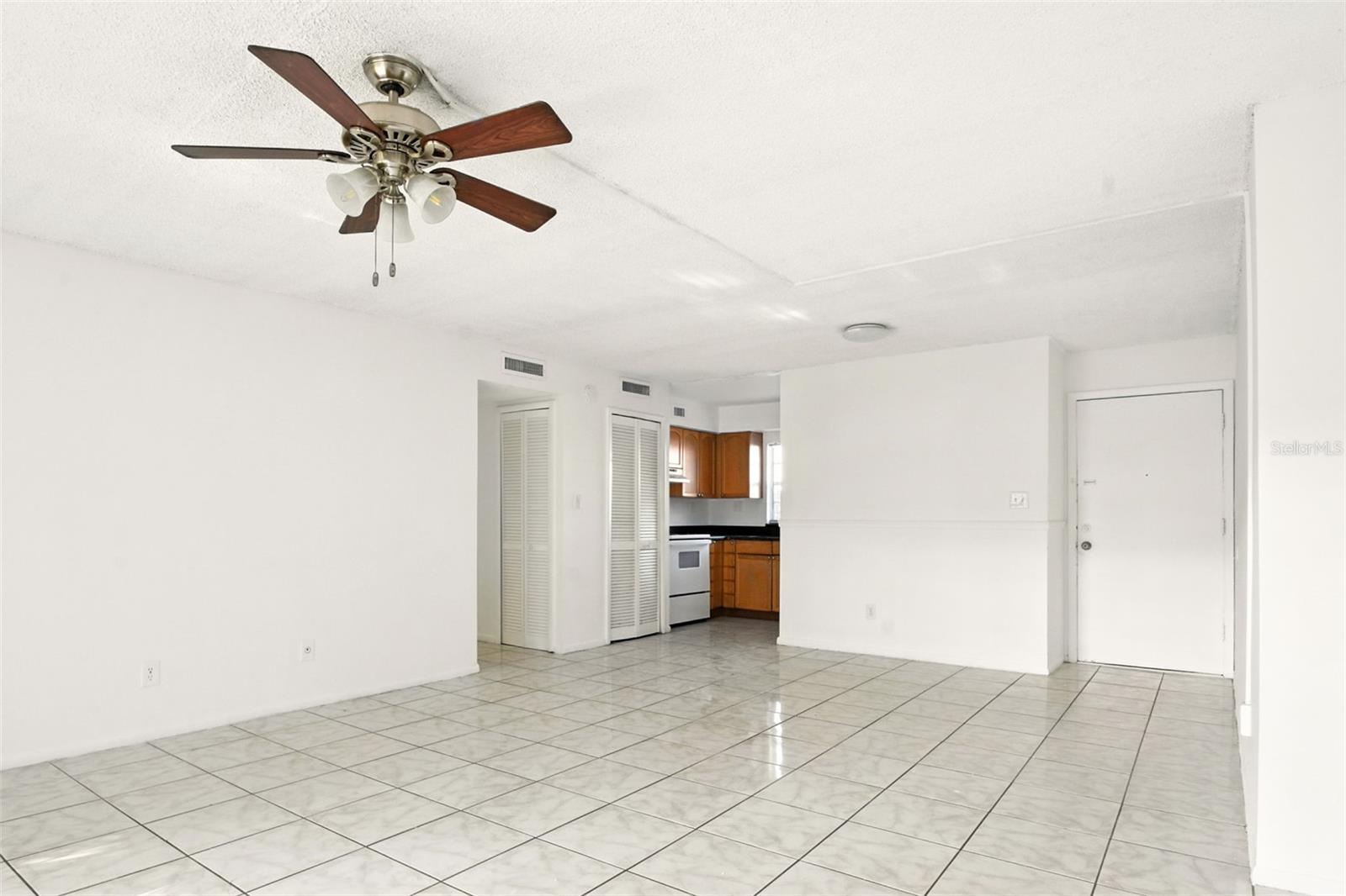 Image 9 of 32 For 3053 George Mason Avenue 7