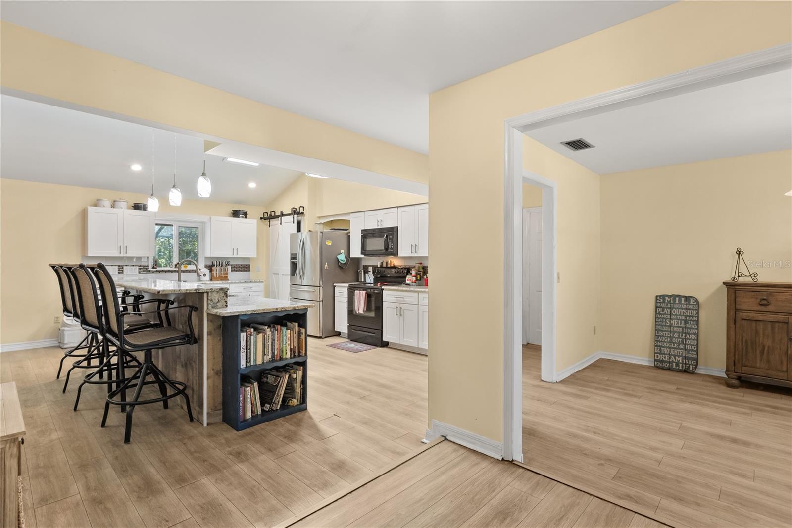 Image 12 of 31 For 579 Kingway Drive