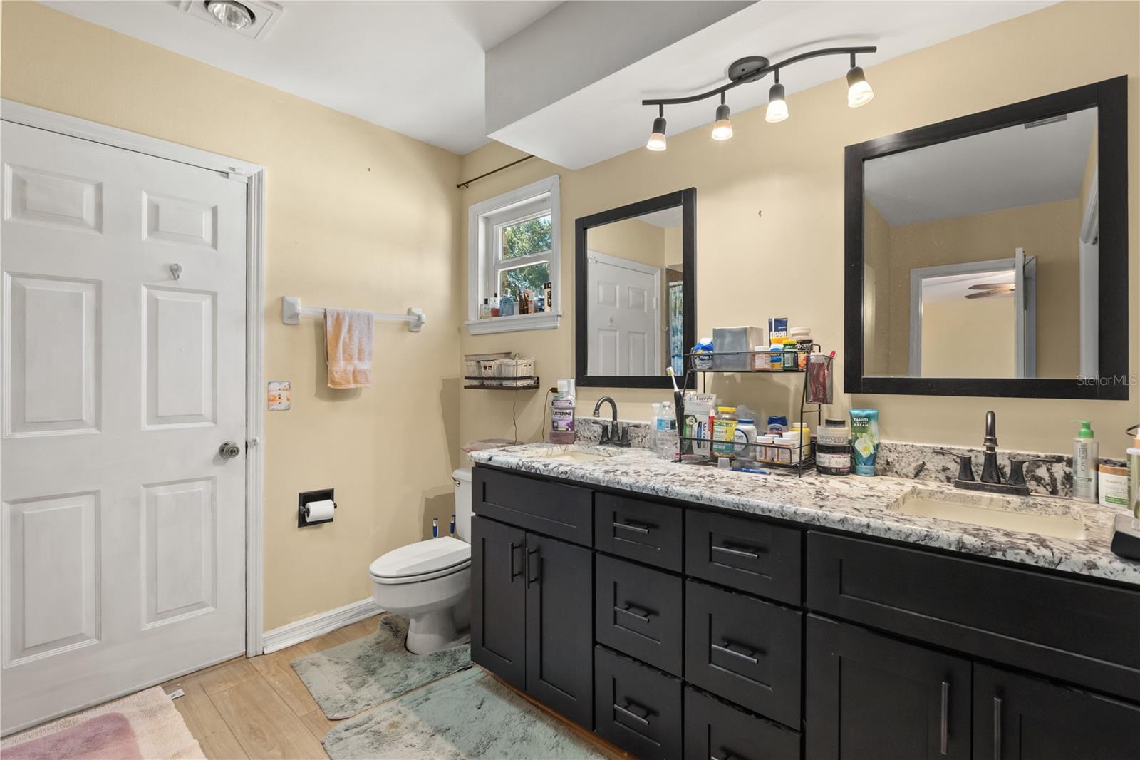 Image 18 of 31 For 579 Kingway Drive