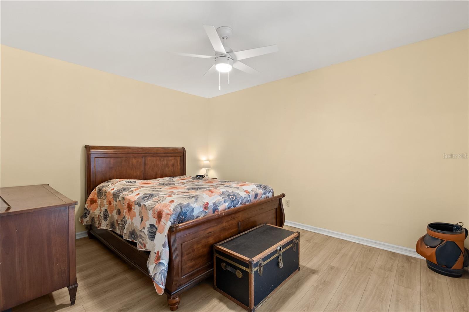 Image 21 of 31 For 579 Kingway Drive