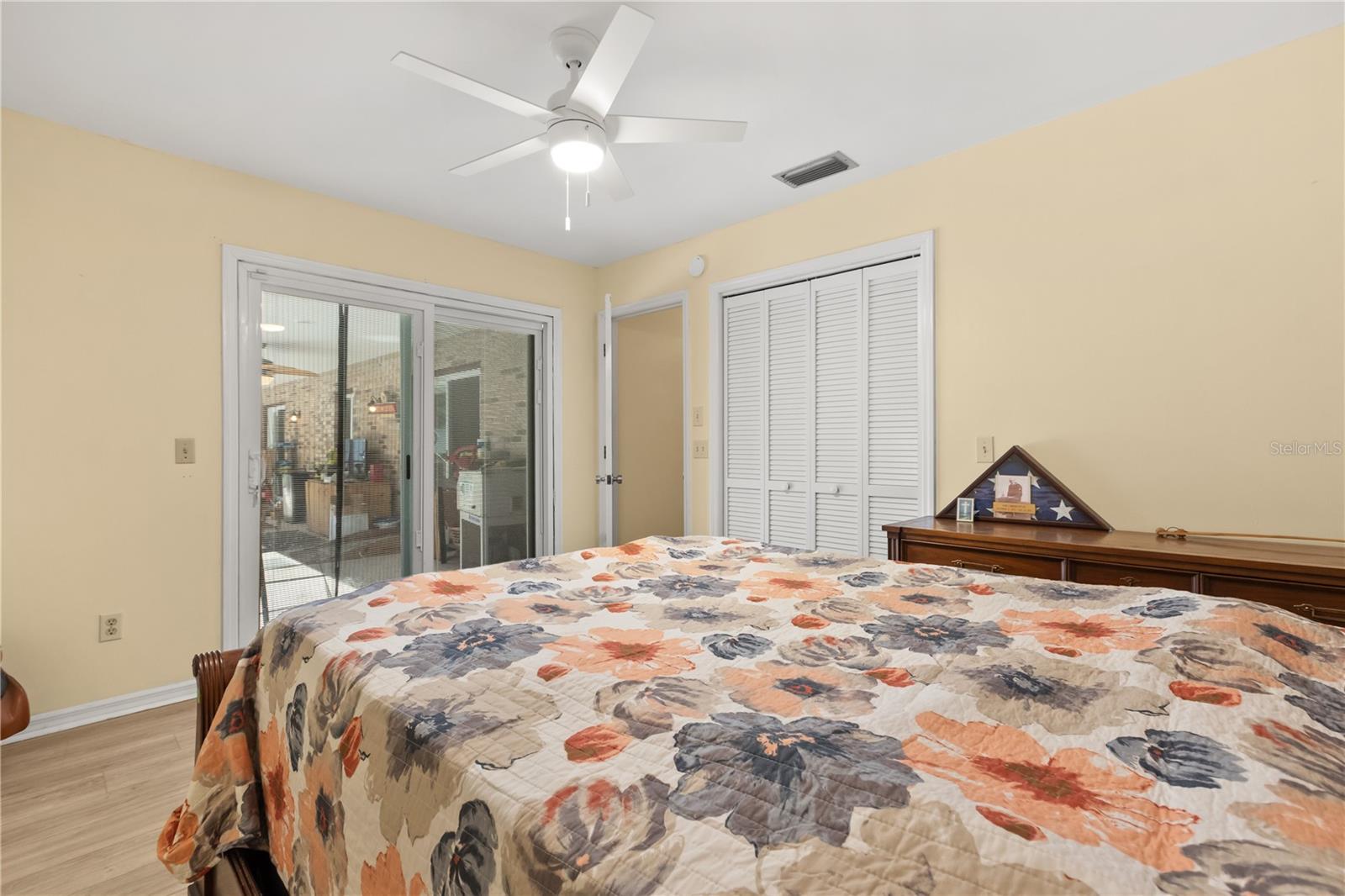 Image 22 of 31 For 579 Kingway Drive