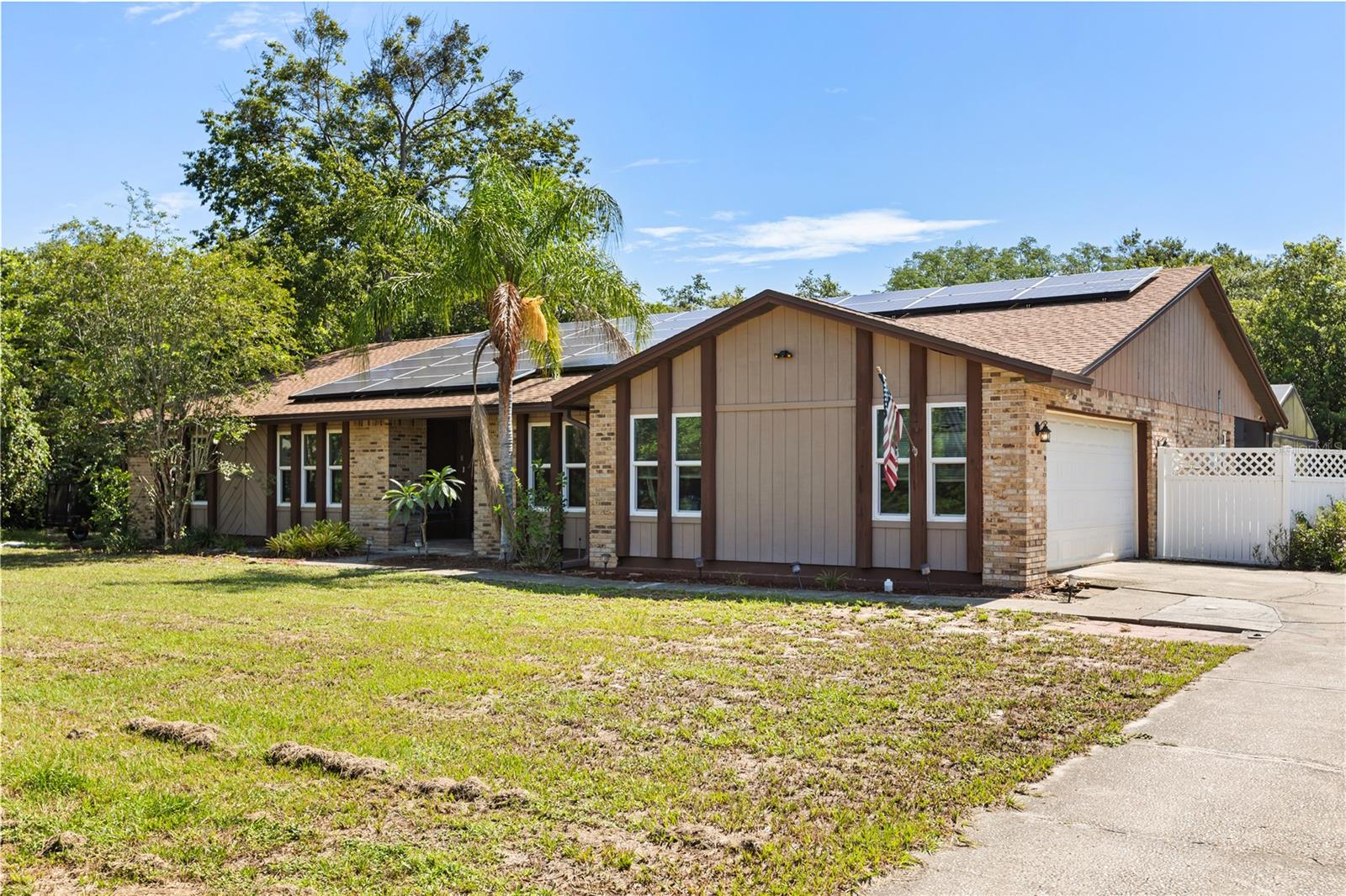 Image 3 of 31 For 579 Kingway Drive