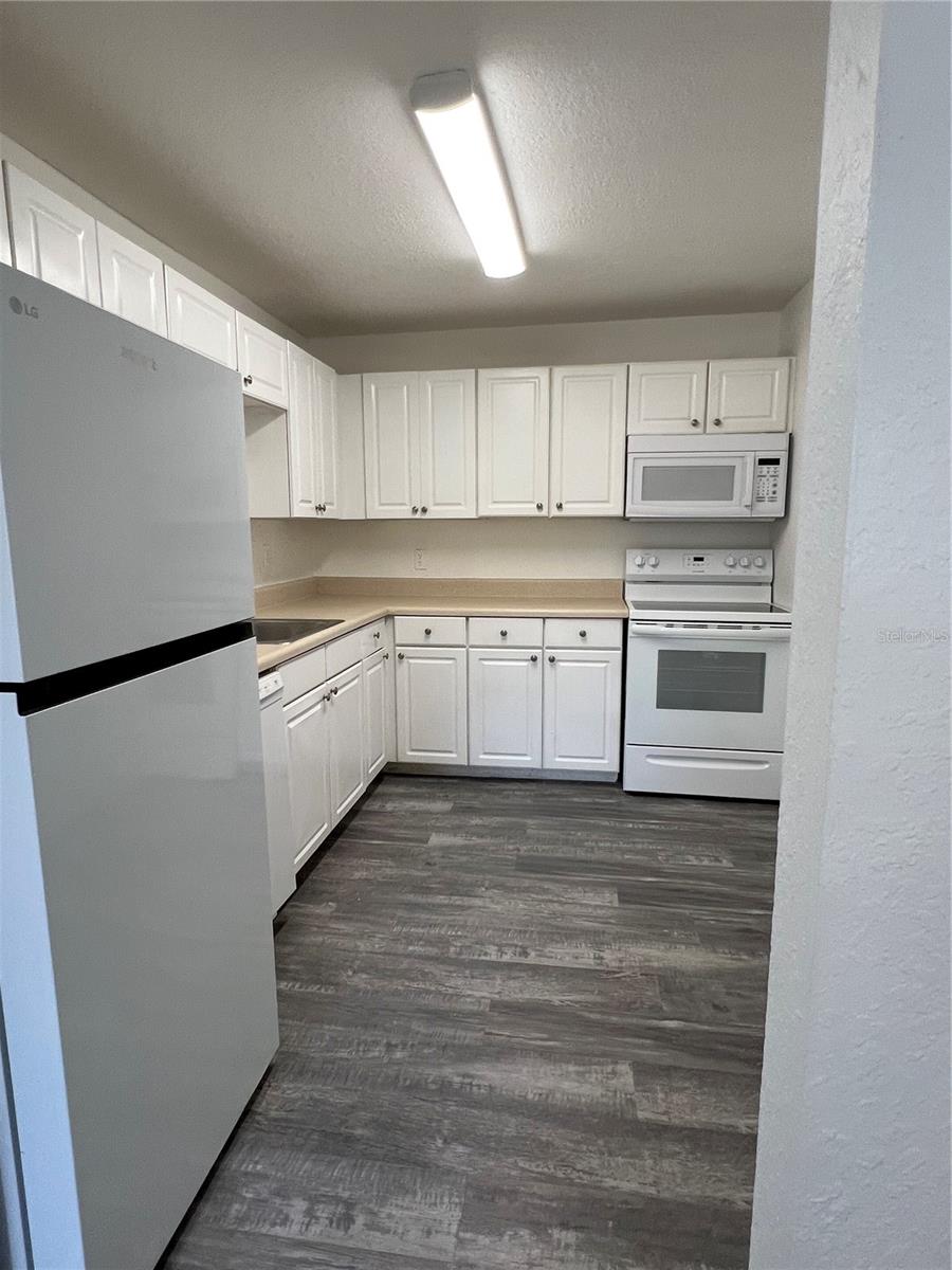 Image 10 of 20 For 3987 Versailles Drive 3987f