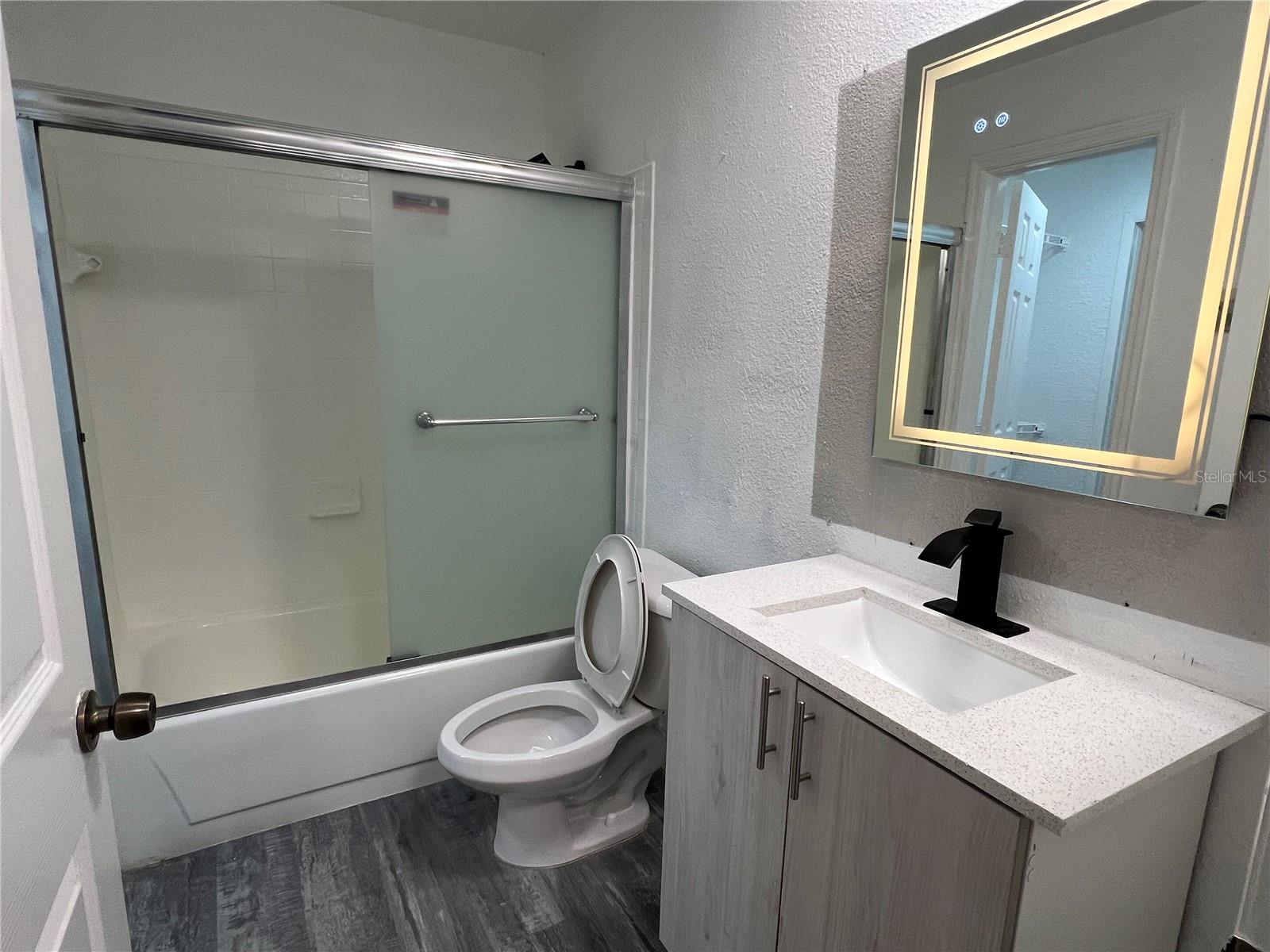 Image 5 of 5 For 3987 Versailles Drive 3987f