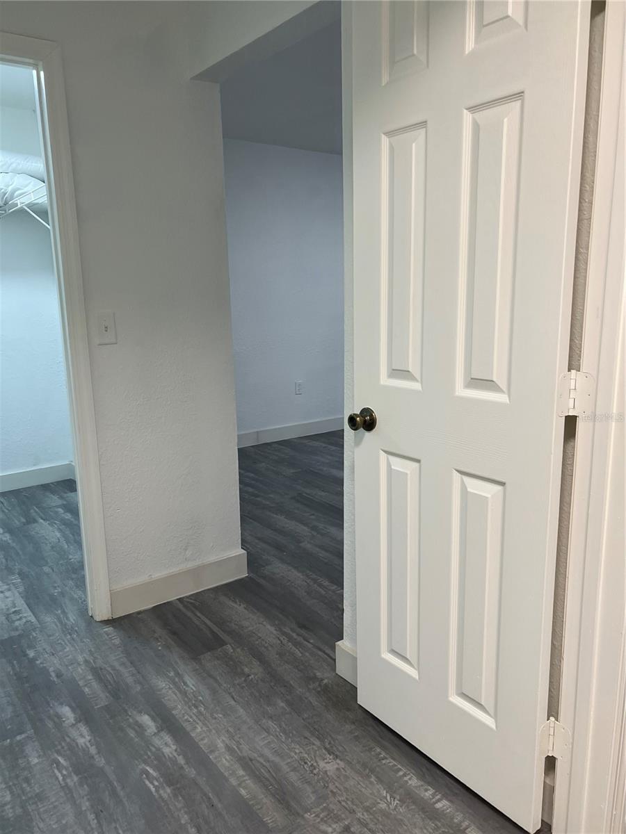 Image 8 of 20 For 3987 Versailles Drive 3987f