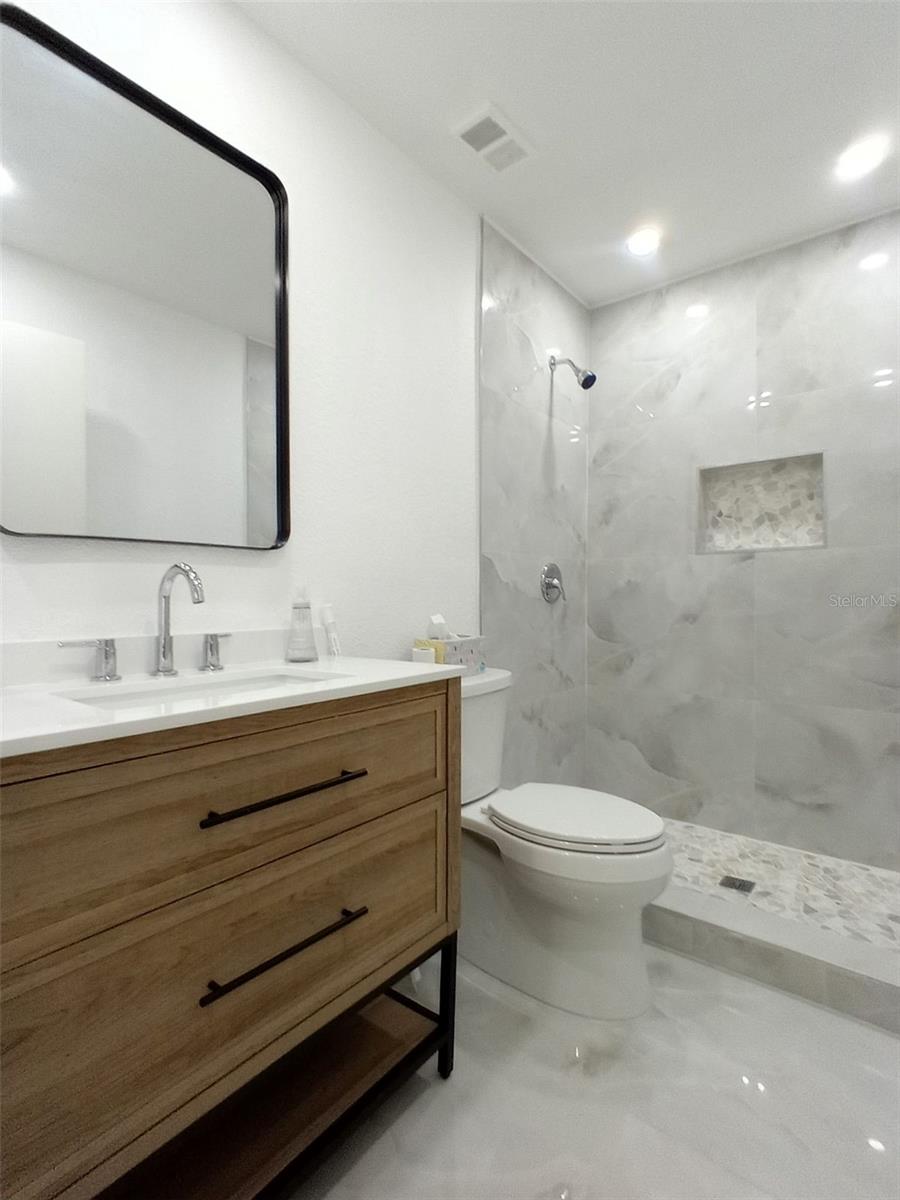 Image 11 of 11 For 2550 Alafaya Trail 7106