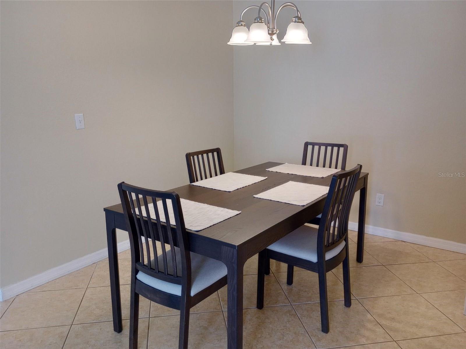 Image 4 of 11 For 2550 Alafaya Trail 7106