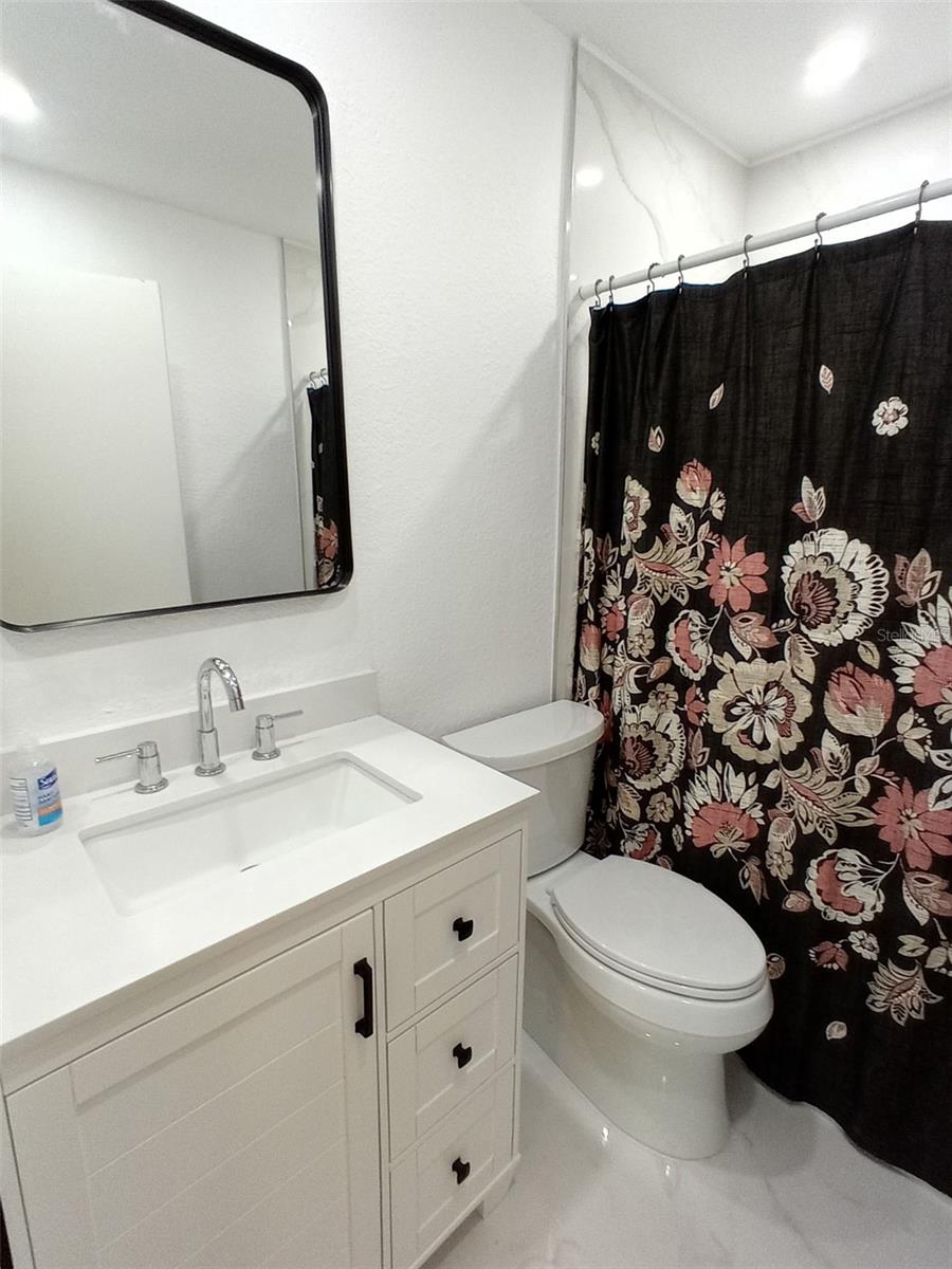 Image 8 of 11 For 2550 Alafaya Trail 7106
