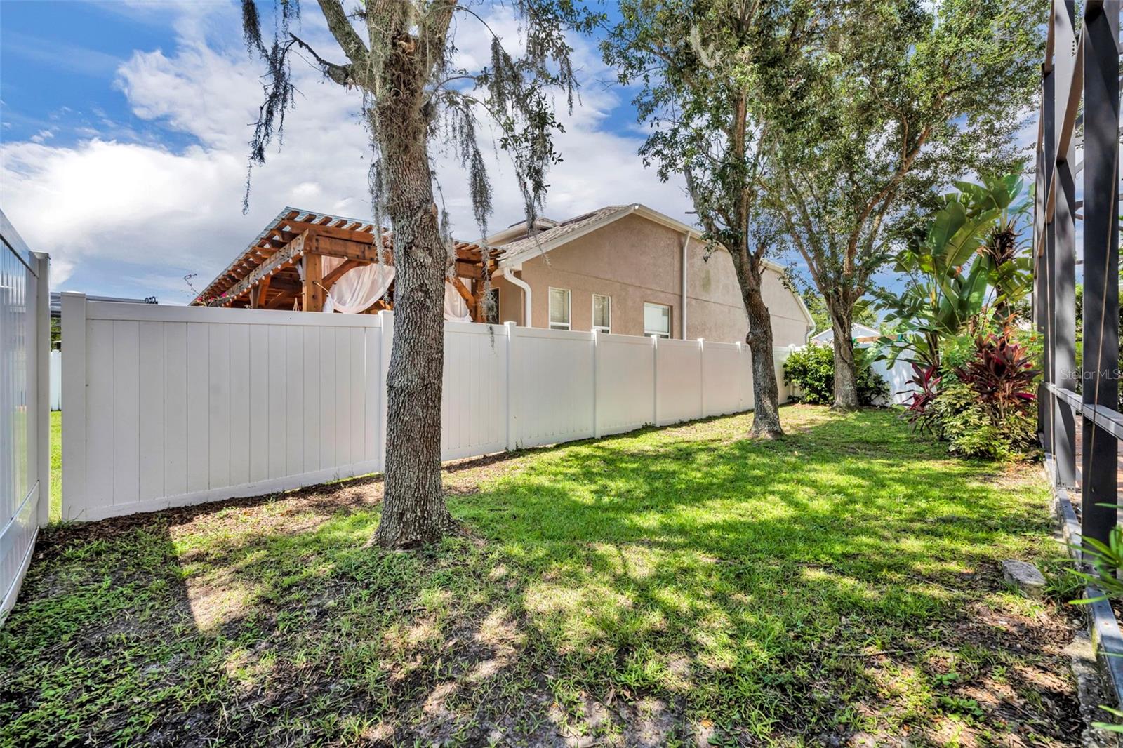 Image 45 of 69 For 10071 Cypress Knee Circle