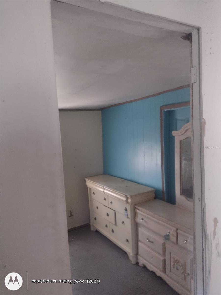 Image 3 of 5 For 221 Longview Avenue