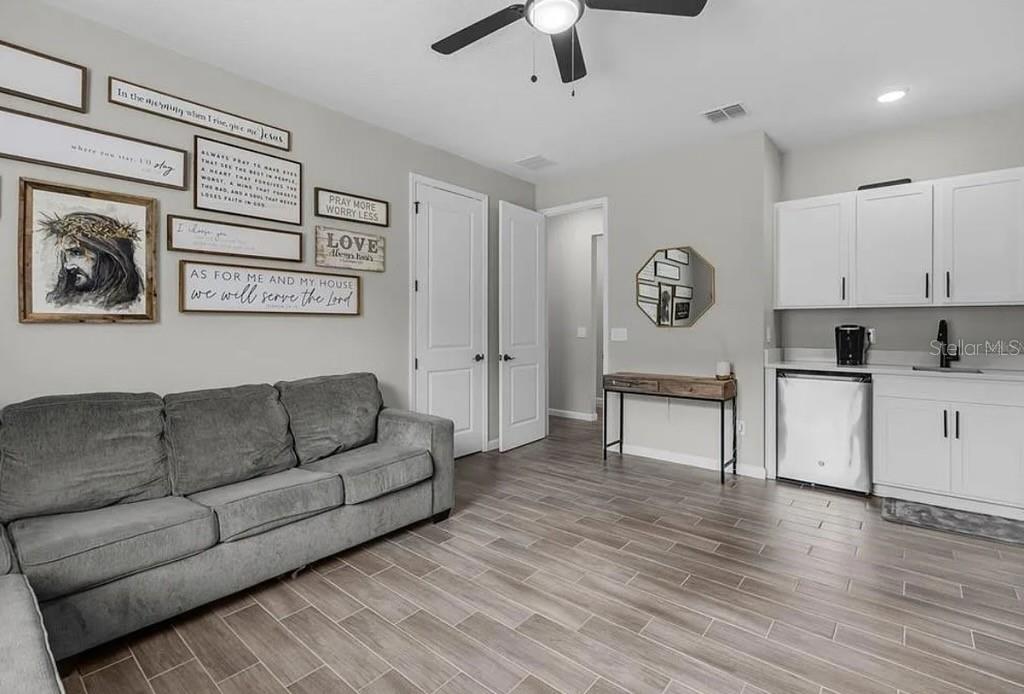 Image 7 of 23 For 10157 Spring Lake Drive