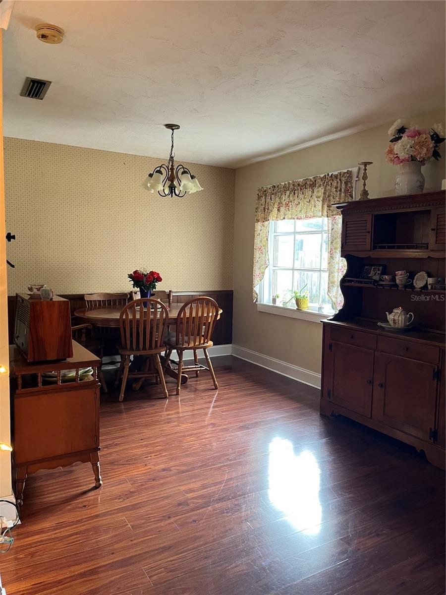 Image 8 of 27 For 3521 Balsam Drive