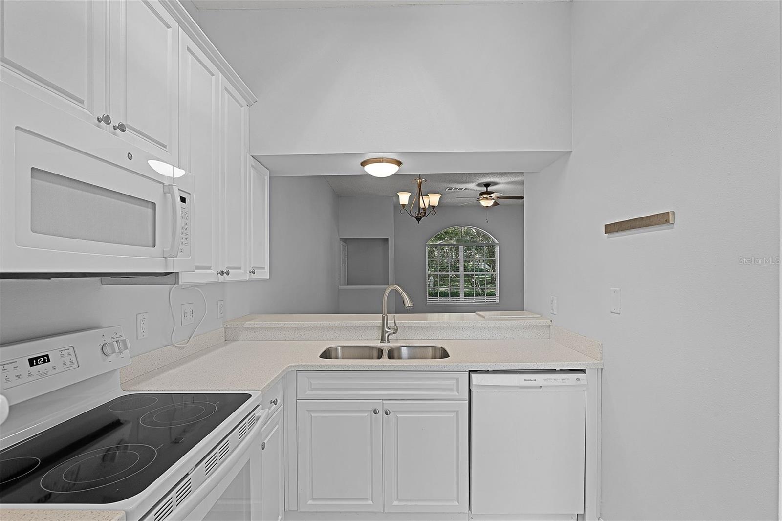 Image 15 of 45 For 160 Reserve Circle 100