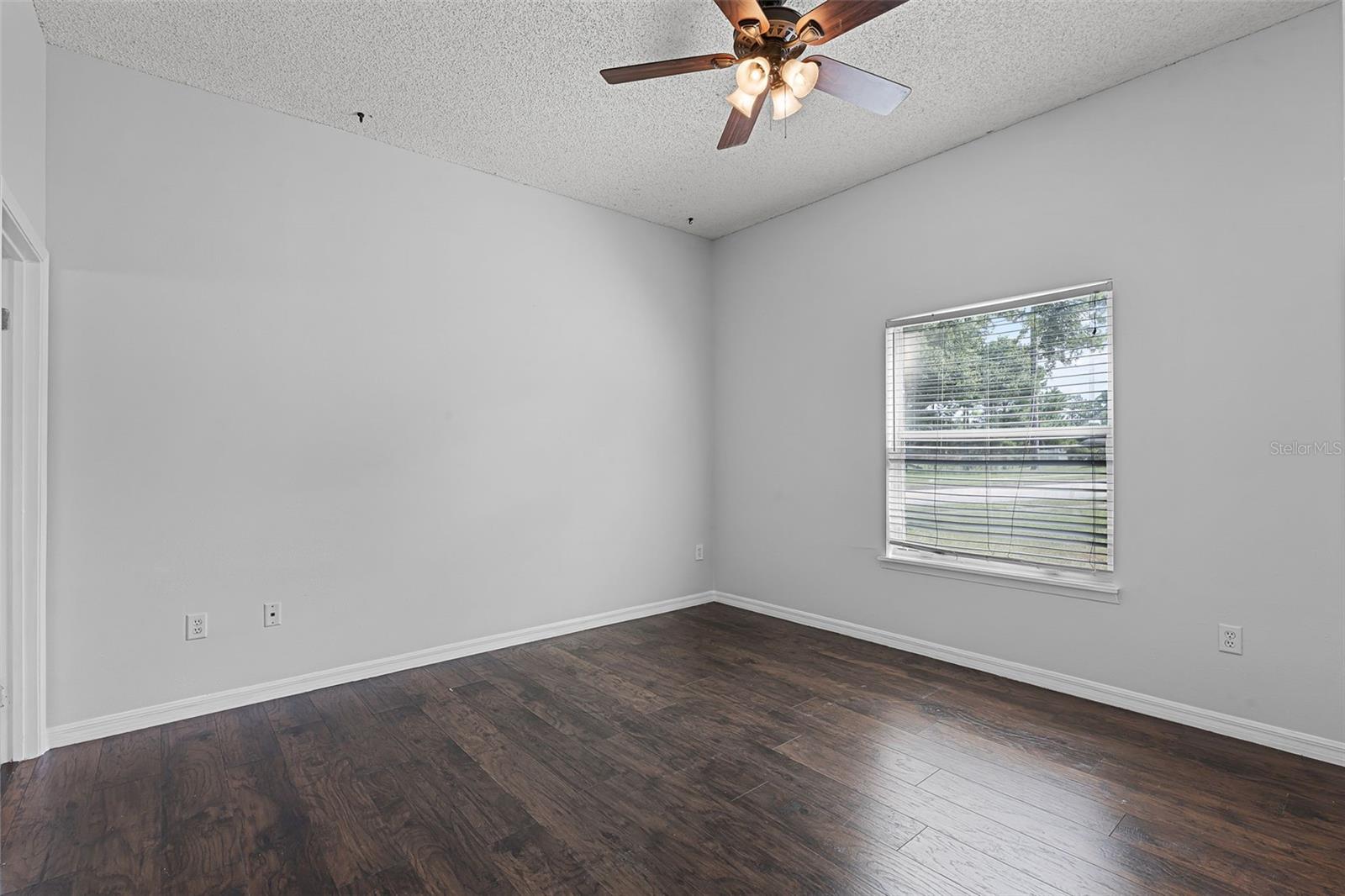 Image 18 of 45 For 160 Reserve Circle 100