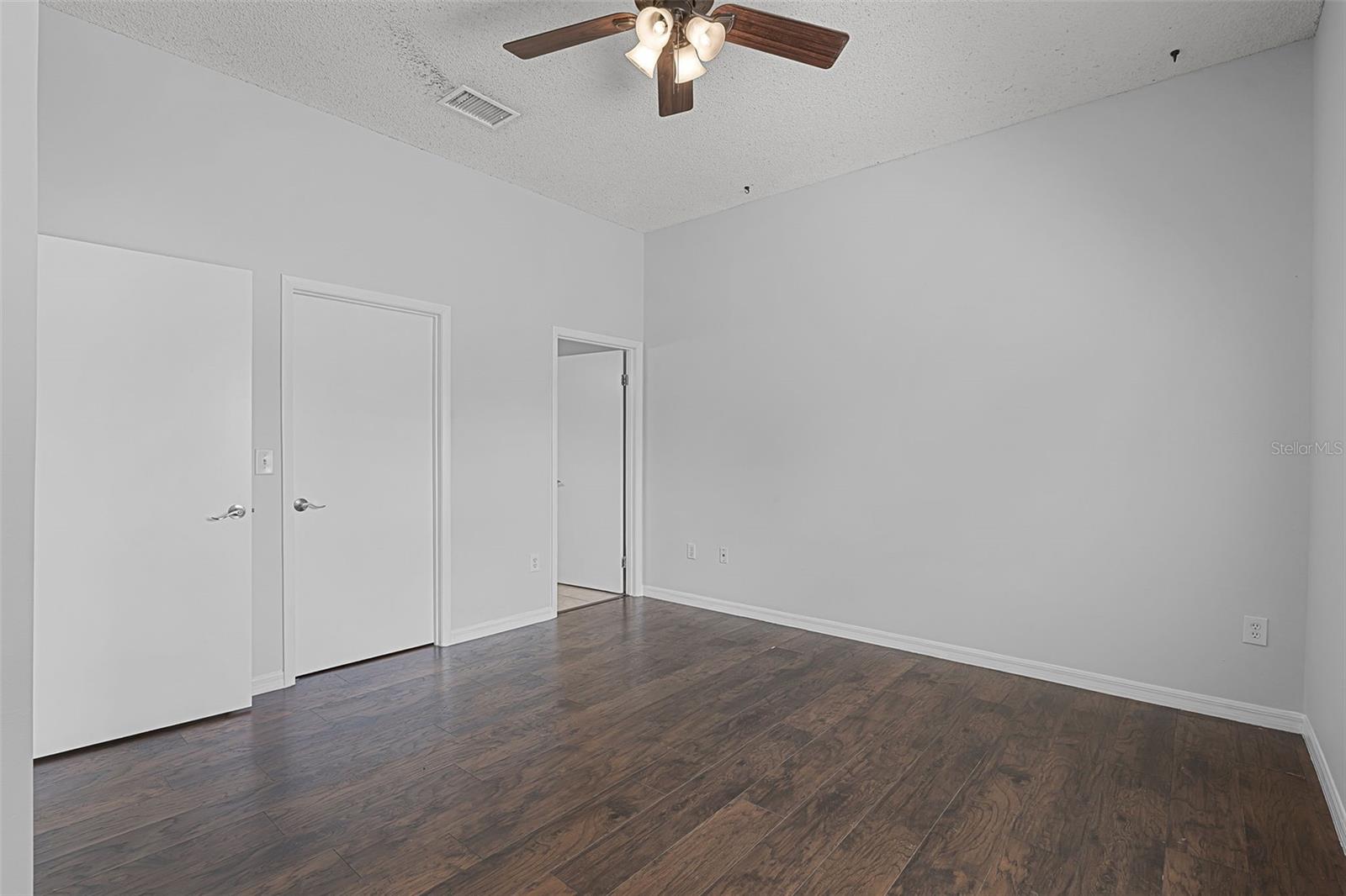 Image 19 of 45 For 160 Reserve Circle 100