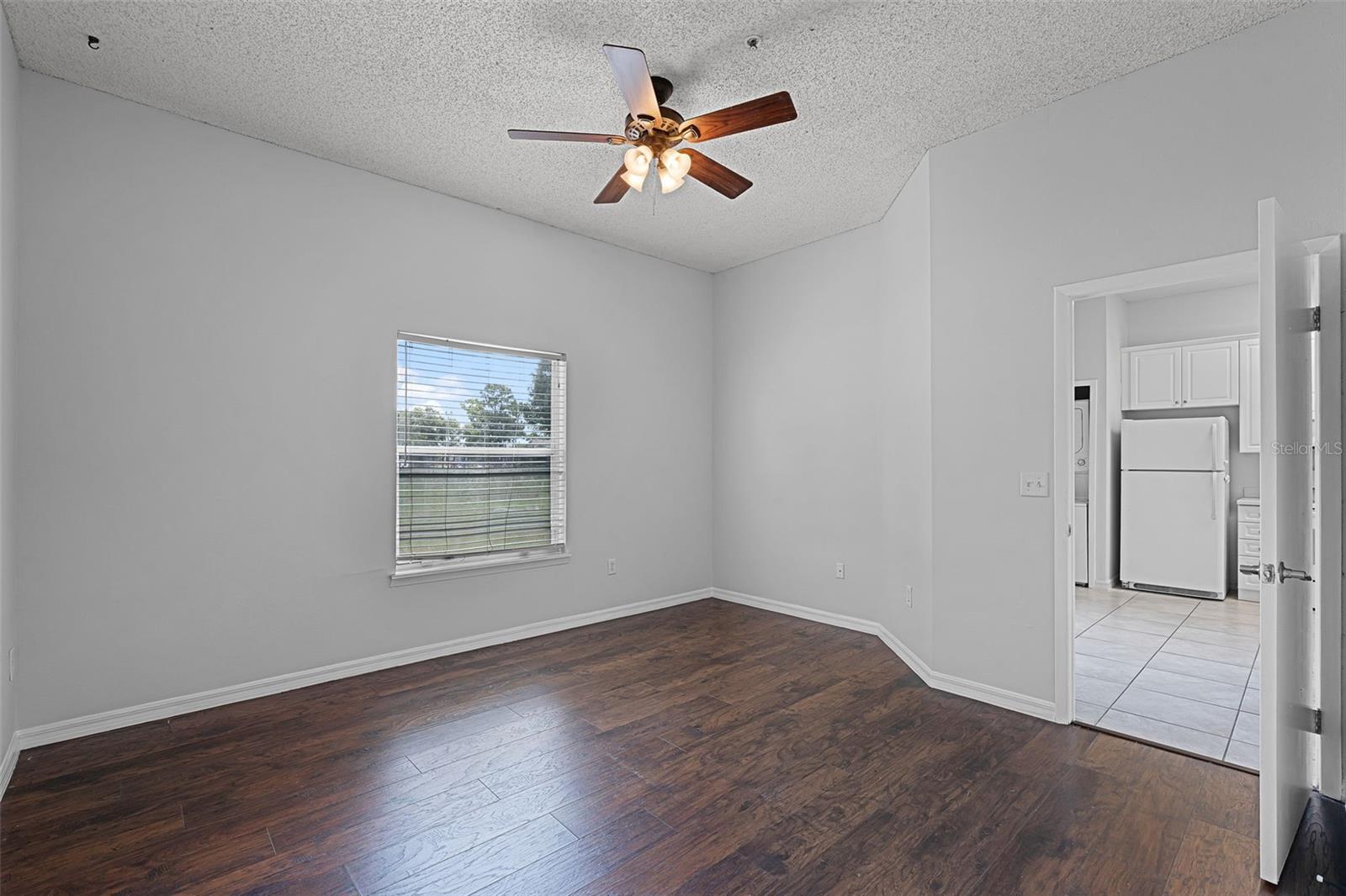 Image 21 of 45 For 160 Reserve Circle 100