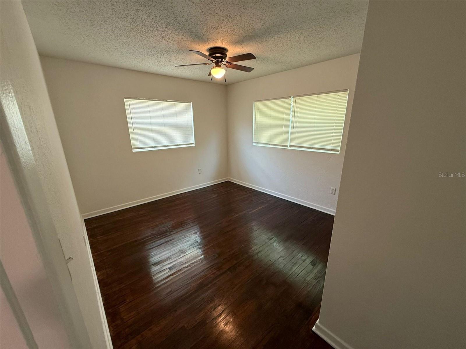 Image 14 of 35 For 5104 Londonderry Boulevard