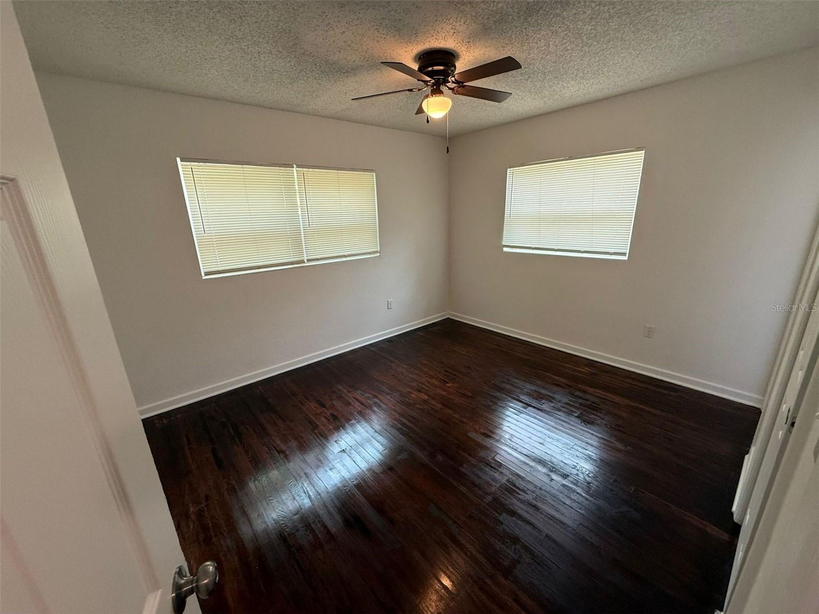 Image 15 of 35 For 5104 Londonderry Boulevard