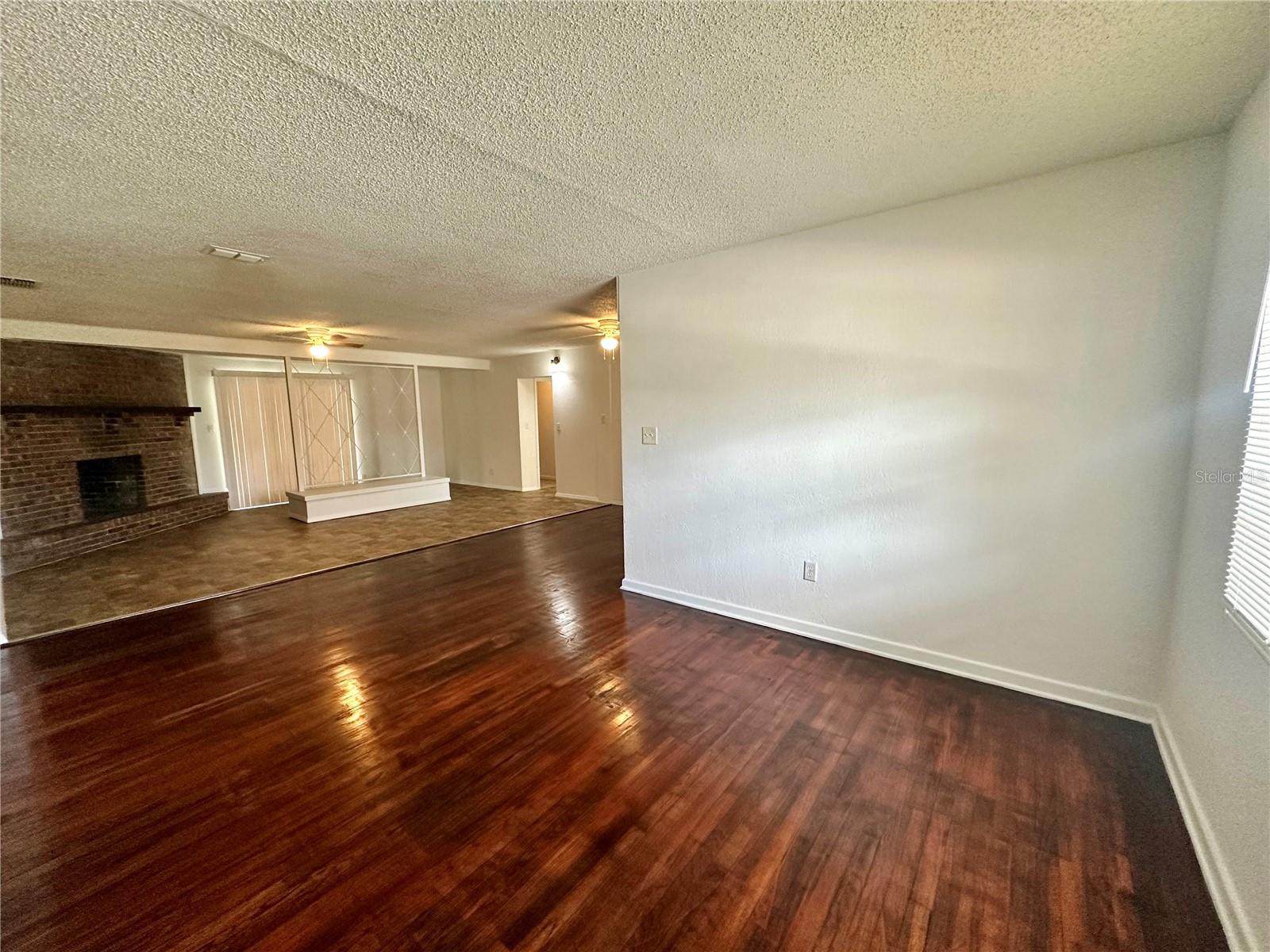 Image 2 of 35 For 5104 Londonderry Boulevard