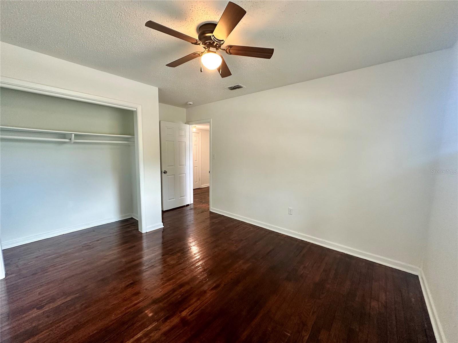 Image 20 of 35 For 5104 Londonderry Boulevard
