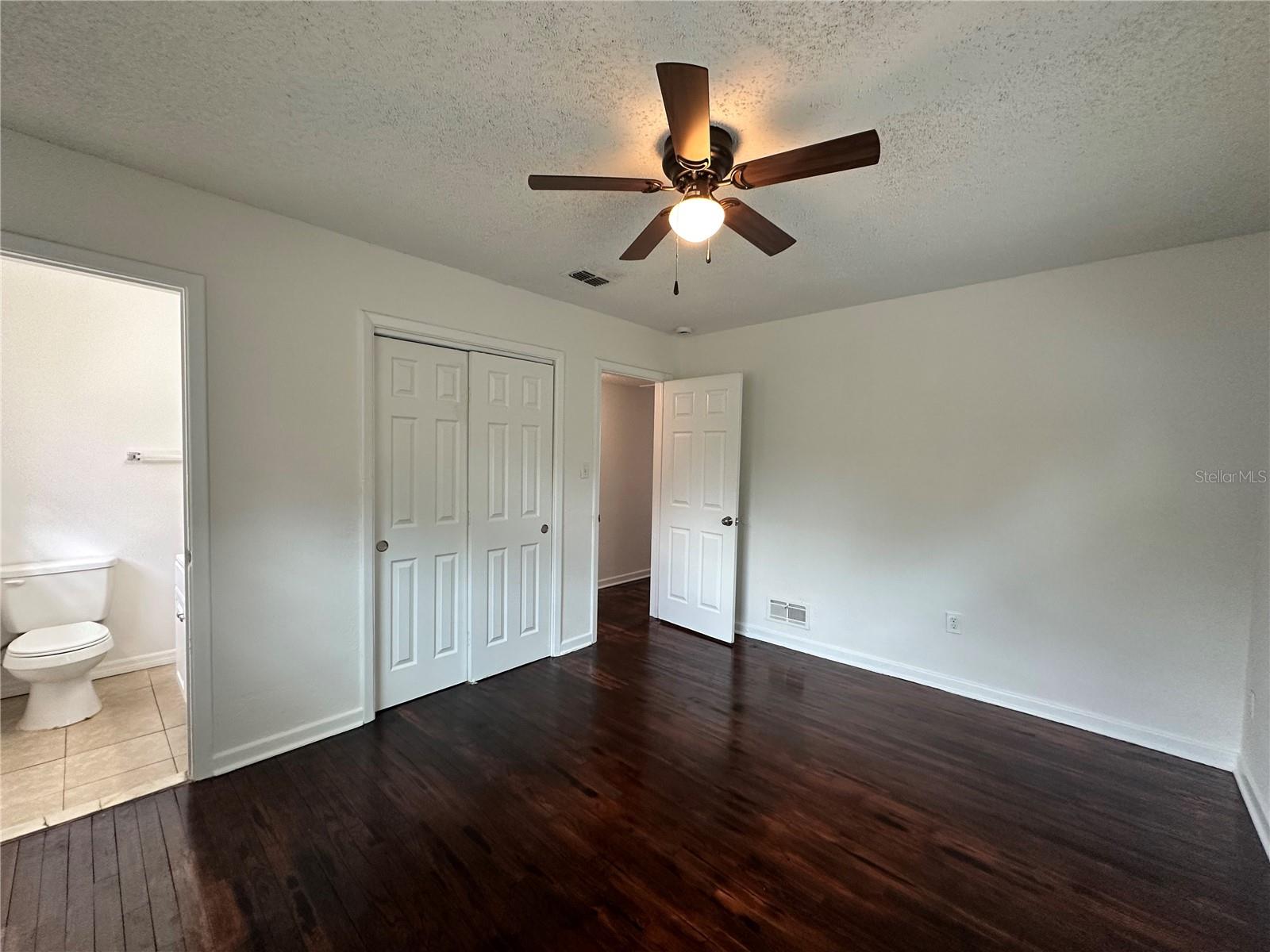 Image 26 of 35 For 5104 Londonderry Boulevard