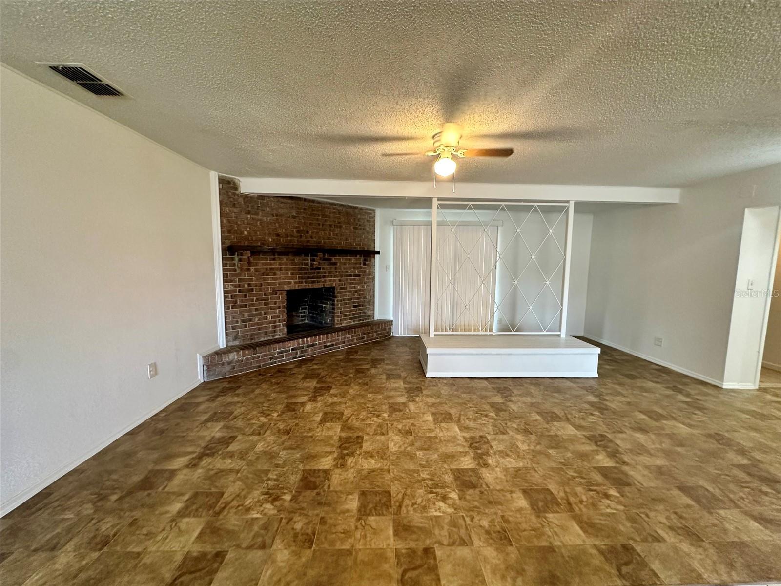 Image 4 of 35 For 5104 Londonderry Boulevard