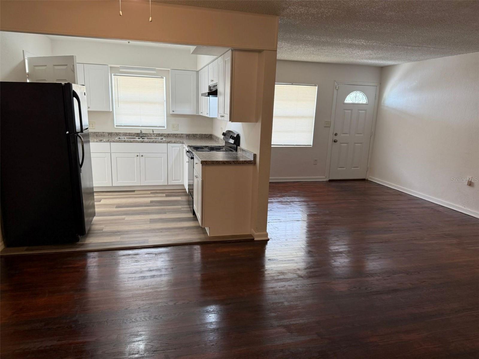 Image 6 of 35 For 5104 Londonderry Boulevard