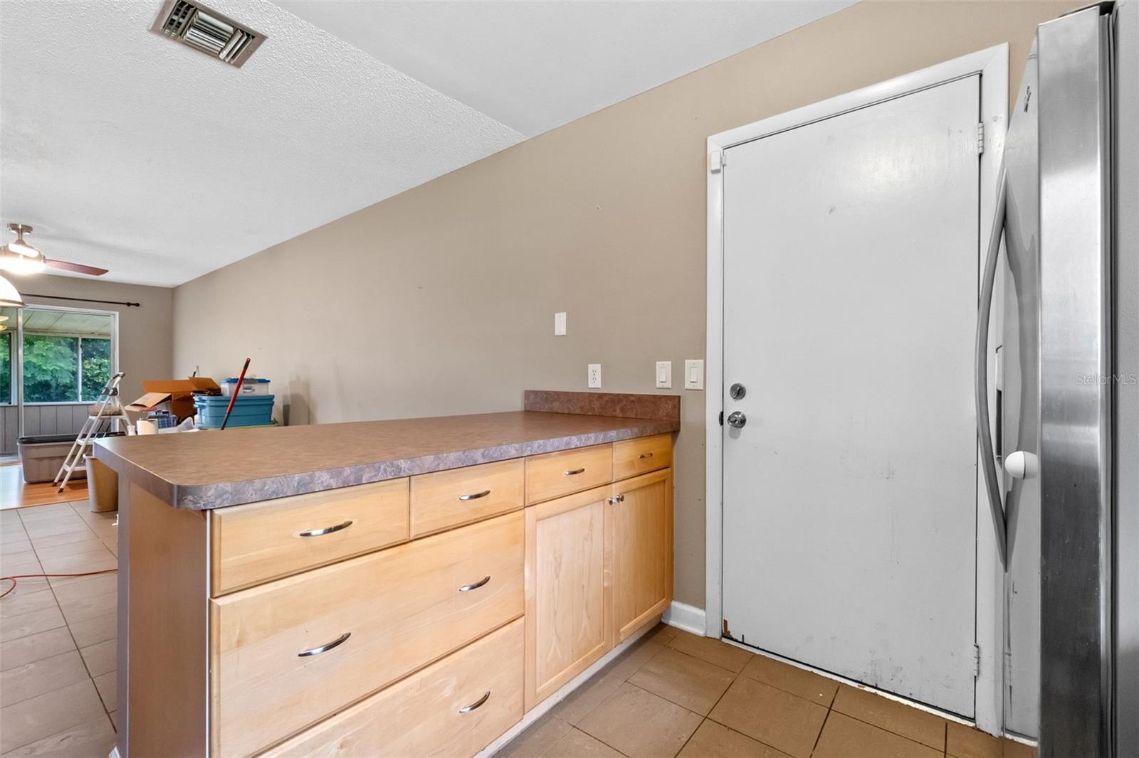 Image 11 of 53 For 10113 Allenby Court