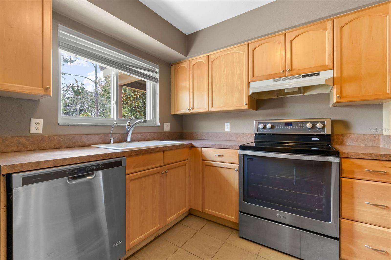Image 12 of 53 For 10113 Allenby Court