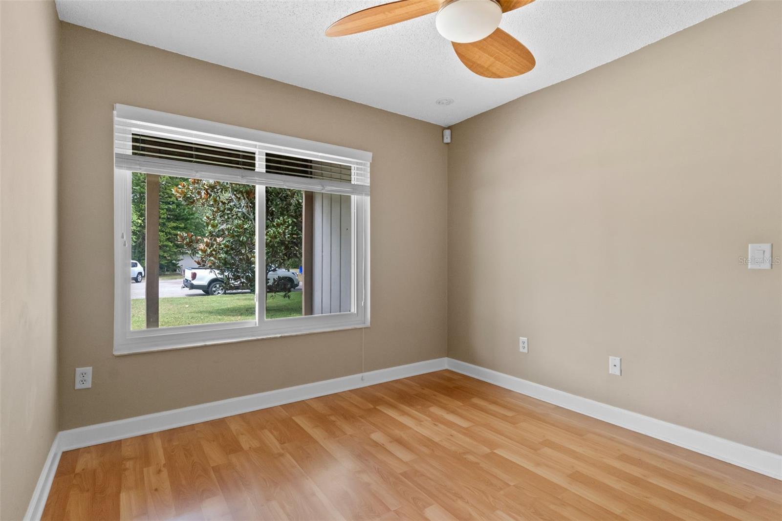 Image 18 of 53 For 10113 Allenby Court