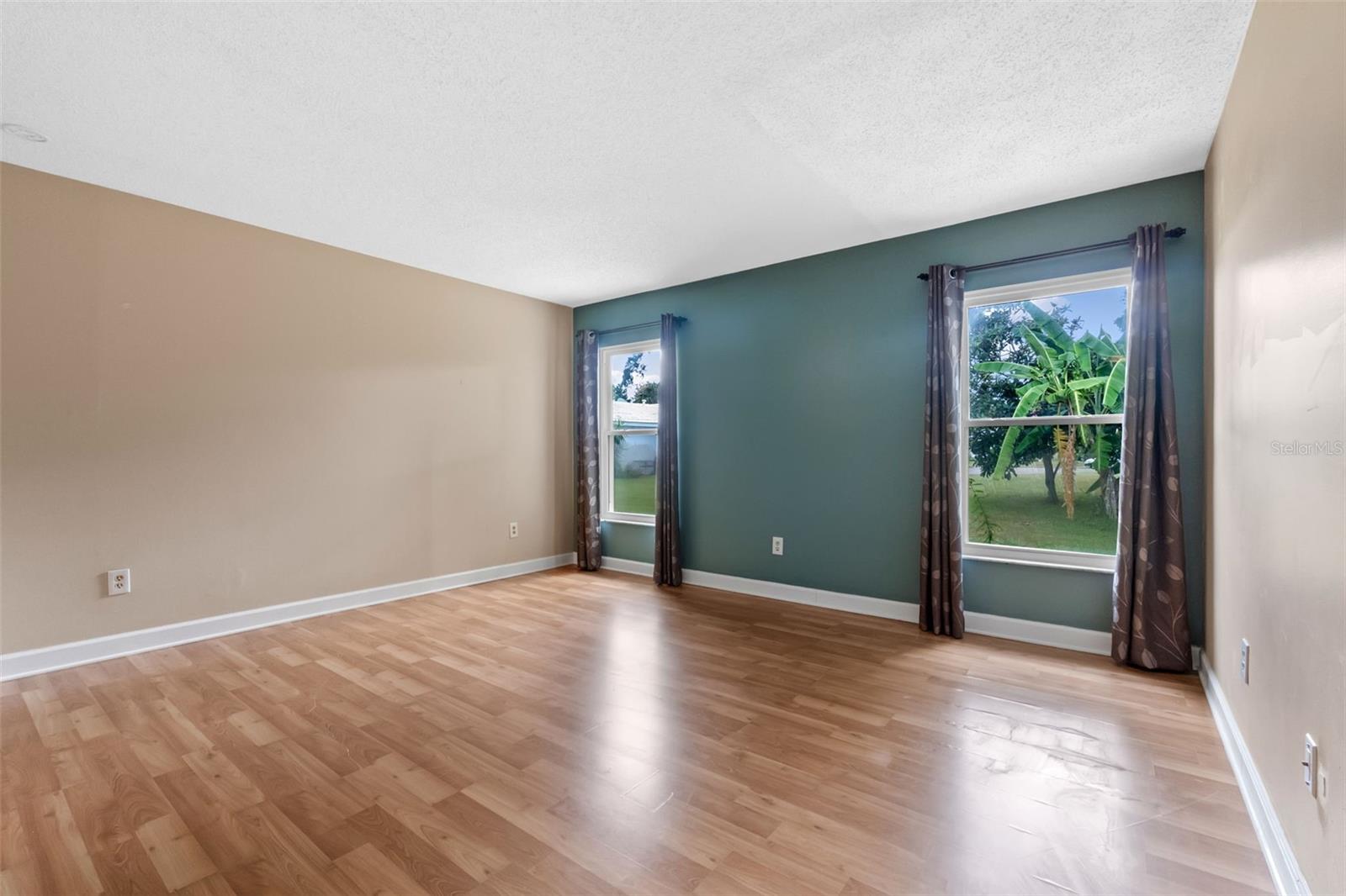 Image 20 of 53 For 10113 Allenby Court
