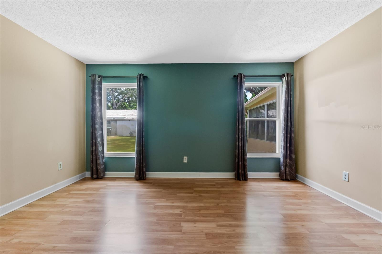 Image 23 of 53 For 10113 Allenby Court