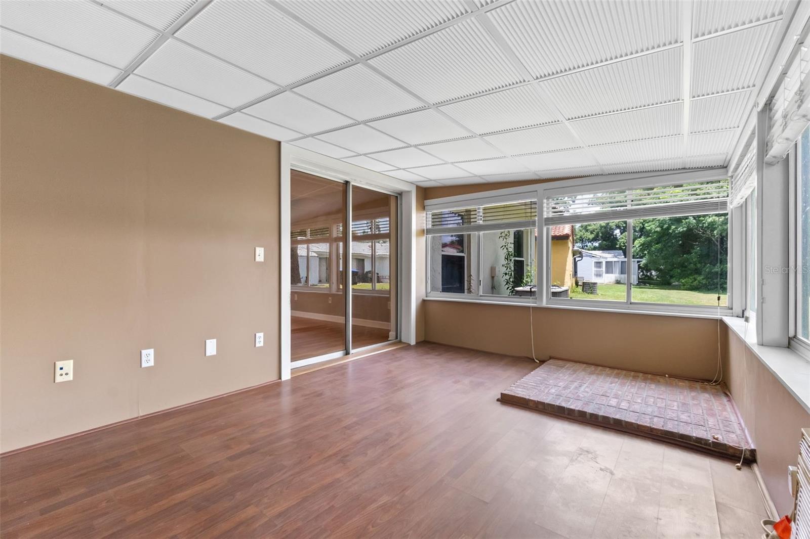 Image 29 of 53 For 10113 Allenby Court